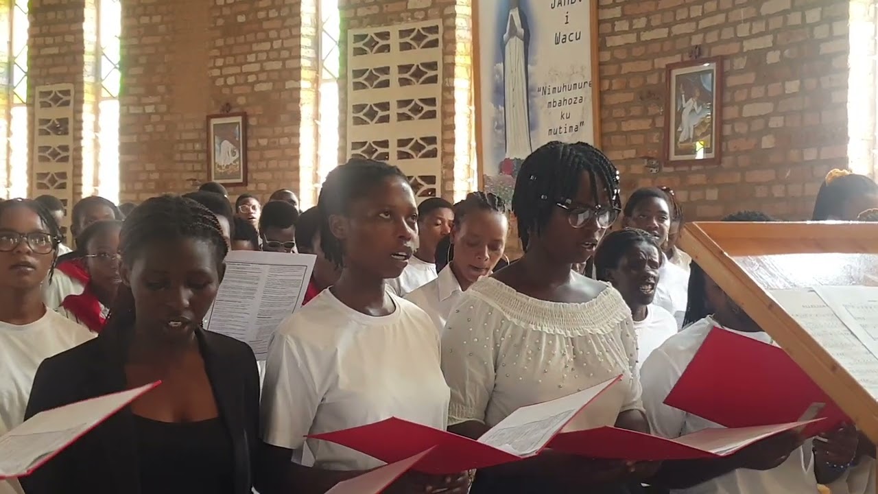 Akira Dawe par Bahati || Muhore mwishimye GP Charismatique Urumuri