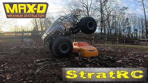 Axial SMT10 - MAX D Front Yard Bash