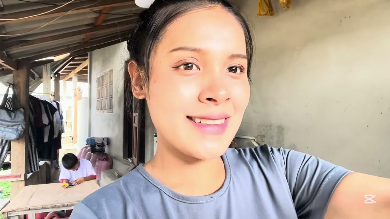 น้าสาวไม่อยู่บ้านทำแกงหน่อไม้ถุงและส้มตำกินกันสามคนแซ่บมาก🐷