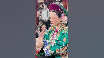 Cô đồng xinh nhất vịnh bắc bộ