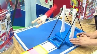 【おもちゃショー】着地できるか？「大車輪　てつぼうくん」で遊んでみた！