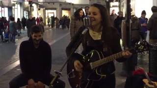 Video thumbnail of "Bo Didley, You can't judge a book by the cover - Busking in the streets of Brussels, Belgium"