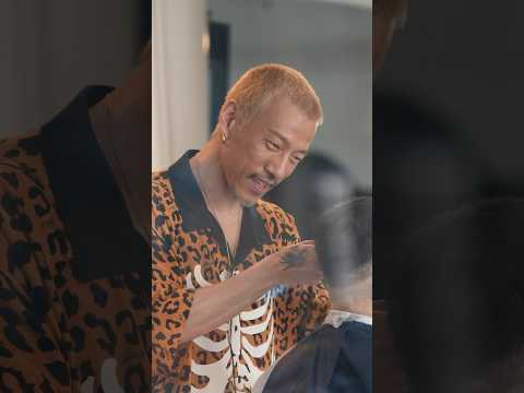 웃음이 깃든 바버샵, 한 장의 사진 선물 📸