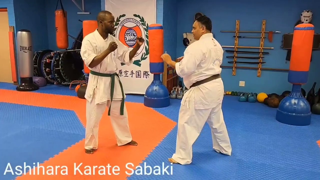 Ashihara Karate Kansetsu Waza 1 - YouTube