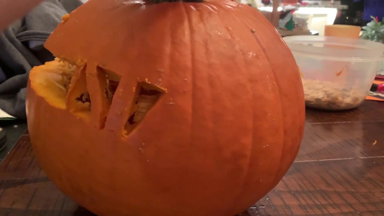 My halloween pumpkin! - YouTube