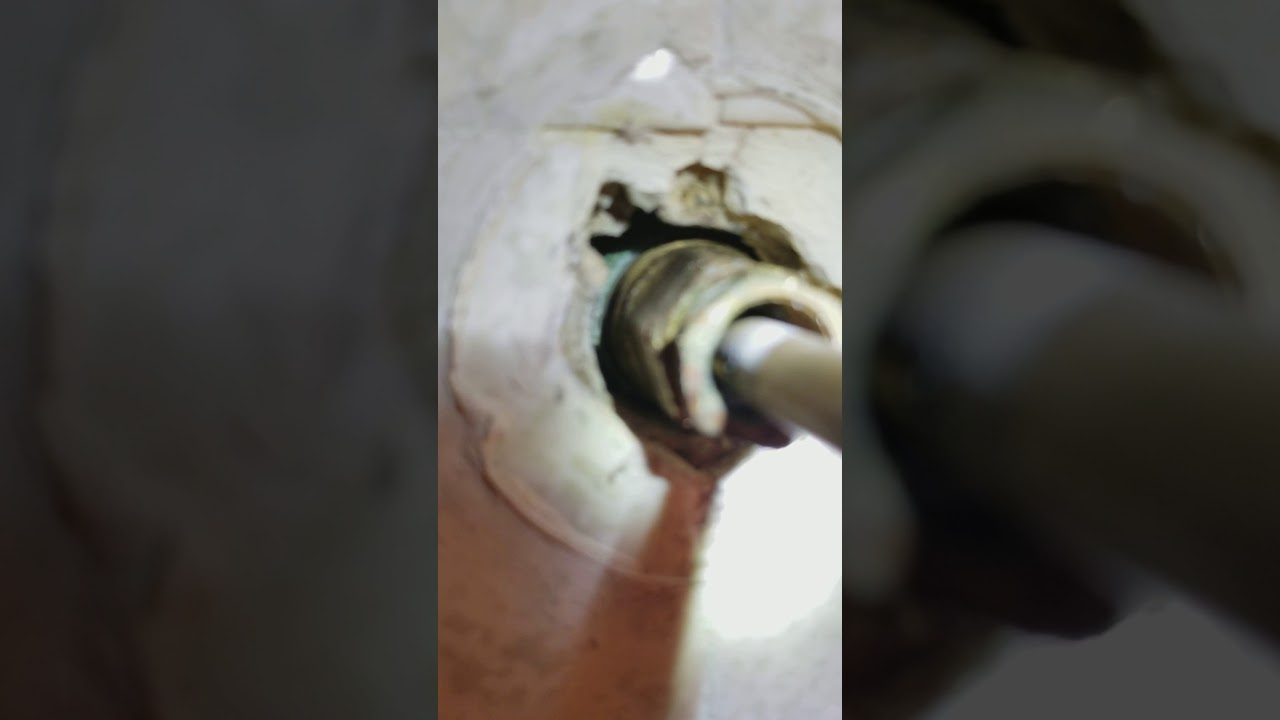 Leaking bathtub faucet. YouTube