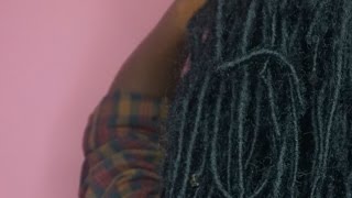 6 Easy Ways to Style Crochet Faux Locs screenshot 4