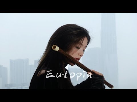 我于杀戮之中盛放，亦如黎明中的花朵。