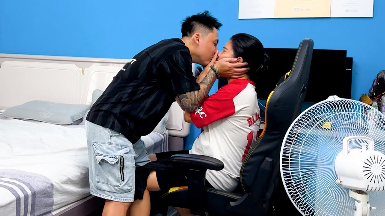 Dad thanked mom for the new shirt with a surprise kiss