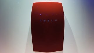 eksperimentel hensigt nevø Tesla Powerwall Explained! - A Battery Powered Home. - YouTube