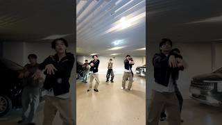 손가락질 비슷해 다 🫰 #EVNNE #이븐