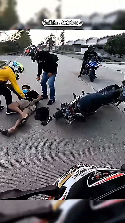Akang mv tabrakan motor sama maling hp #akangmv #shorts