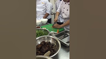 Thầy Hùng Cơm Đốt Dừa & Cá Lóc Hấp Bầu