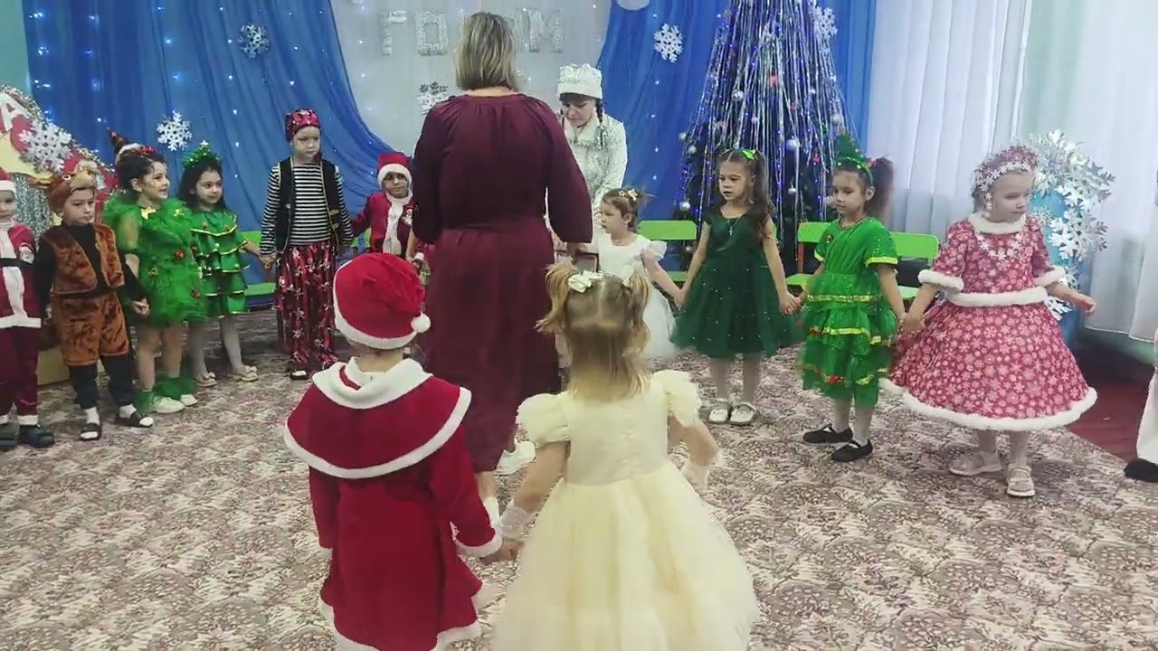 Новогодняя ёлка в детском саду