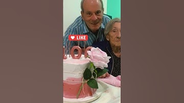 Thumbnail of Ney Matogrosso comemorando aniversário da mãe