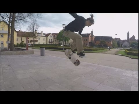 Bamberg Skater lands a nice skate trick