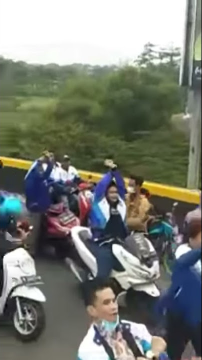 XTC Cirebon Turun Kejalan Bantu Tolak Onibu