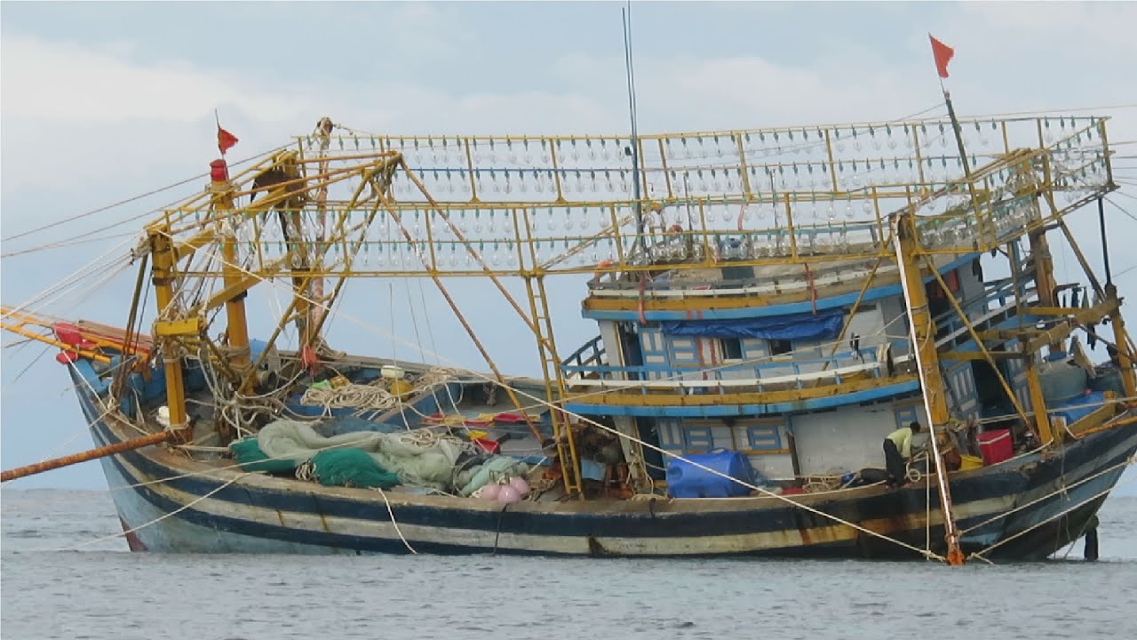 Lần đầu tiên thấy ghe mành chụp cực siêu khủng tại đảo Phú Quý