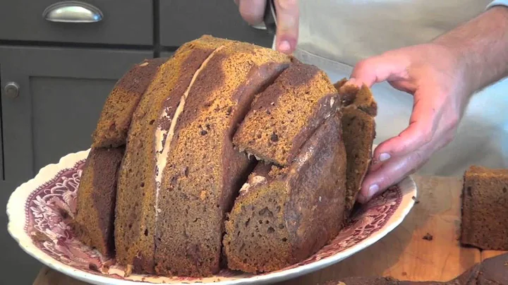How to make a Holiday Turkey Cake by Douglas Dolez...