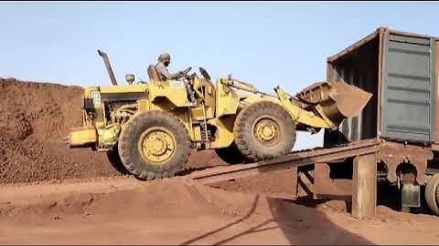 Caterpillar 910 Wheel Loader Hiran Container Loading bin qasim karachi