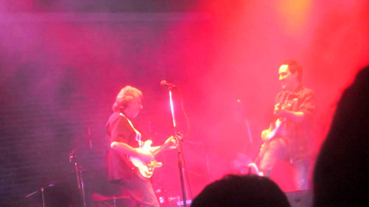 Alambre Gonzalez - Sopa Caliente - En Teatro San Martin 14-08-2014 - YouTube