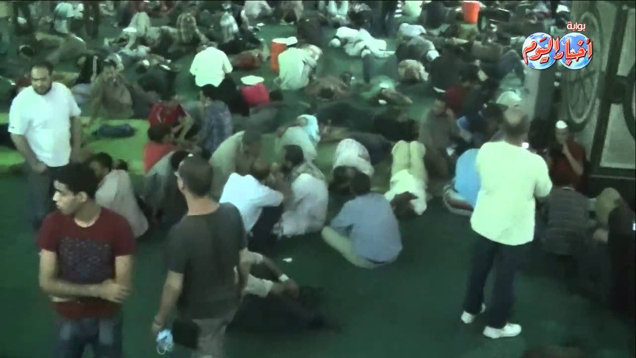 انصار المعزول من داخل مسجد الفتح برمسيس