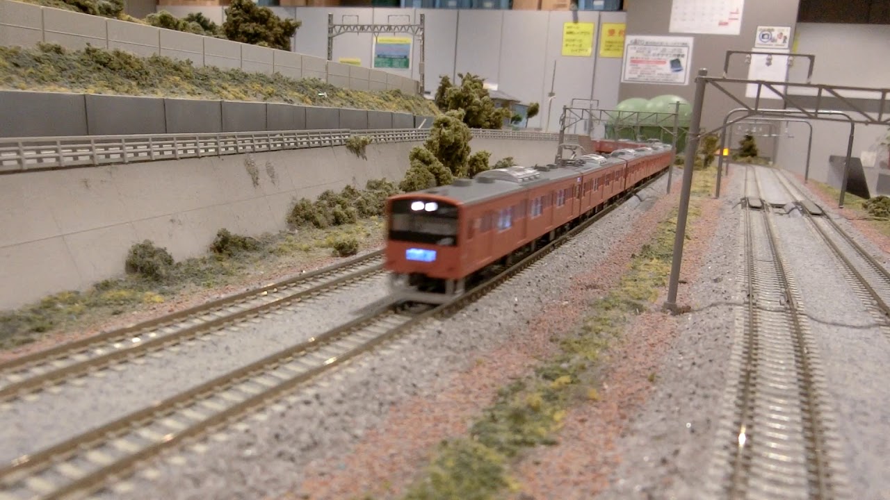 201系中央線色(T編成)試運転 in ホビーセンター - YouTube