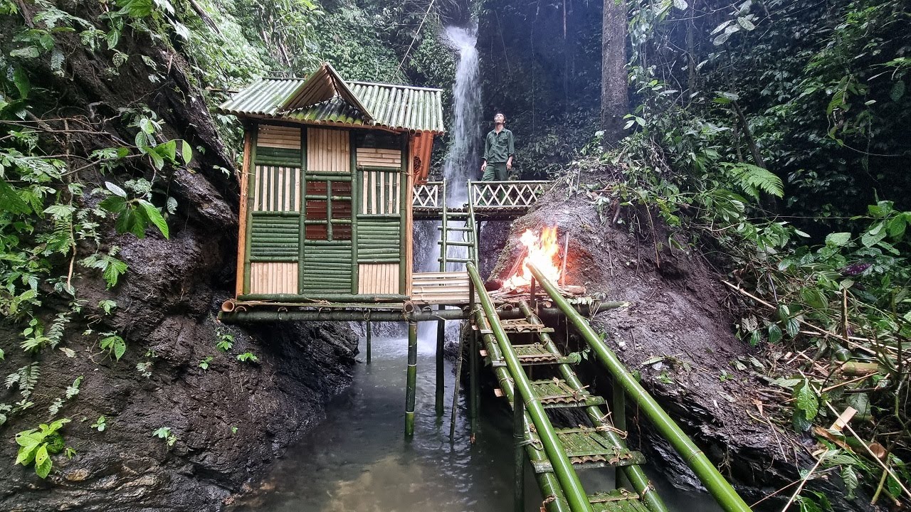 How To Build Bamboo House on the Waterfall, Bushcraft Building Life / Bushcraft Alone #18