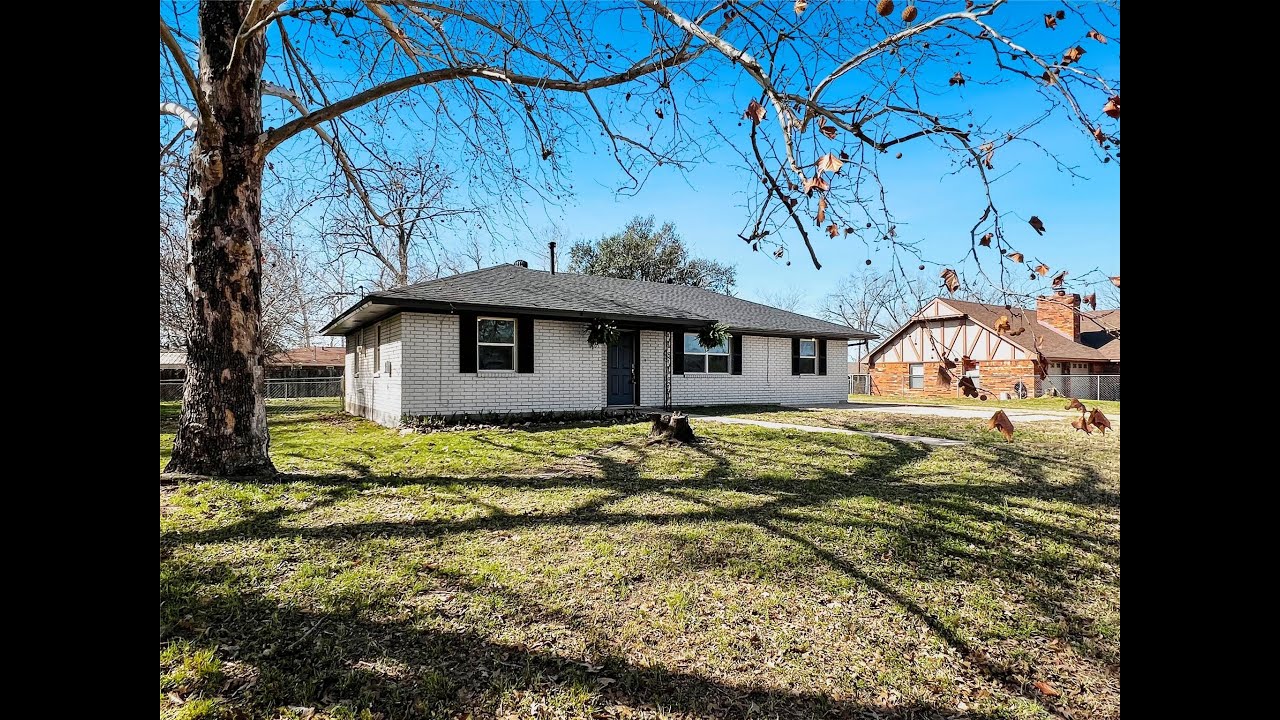 Homes for sale - 803 W 25th St, Cameron, TX 76520