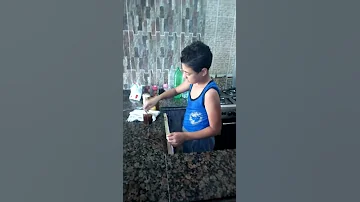 الحاج ابو انو هو بيعمل احلى كوبايه شاي بالياسمين 