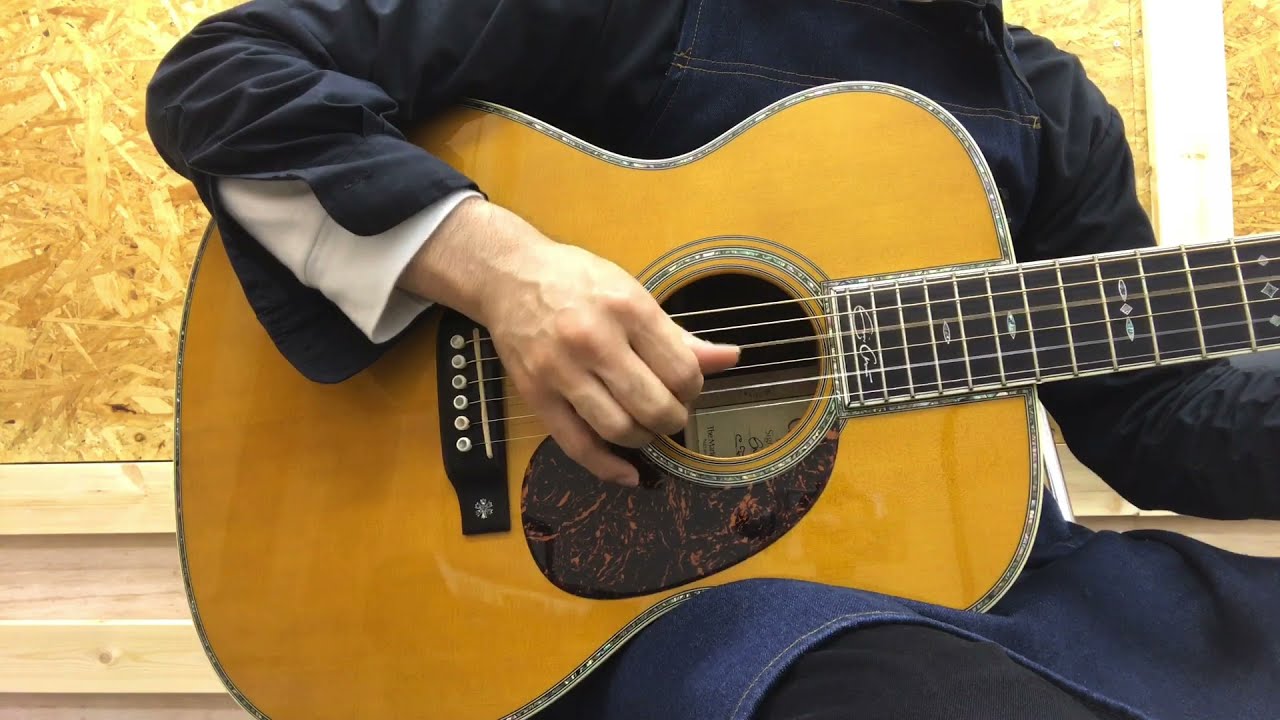 2000年製Martin 000 -42ECB - YouTube