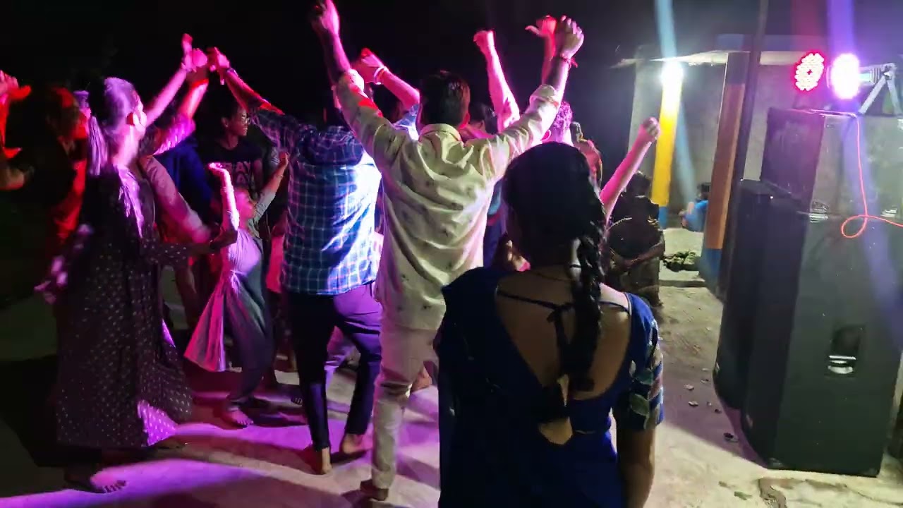 Vaat Majhi Baghtoy Rikshawala Noisy song 