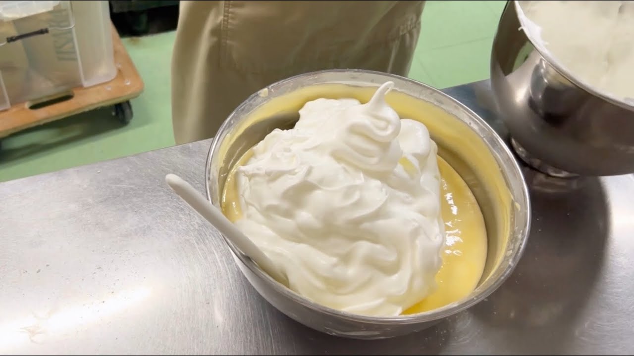 【シフォンケーキ専門店】季節限定、桃シフォン