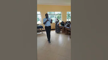 TAZAMA WATOTO WANAVYOIMBA NYIMBO ZA KIINGEREZA UTAPENDA 