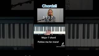 Let’s learn piano chords - the Major 7 chord