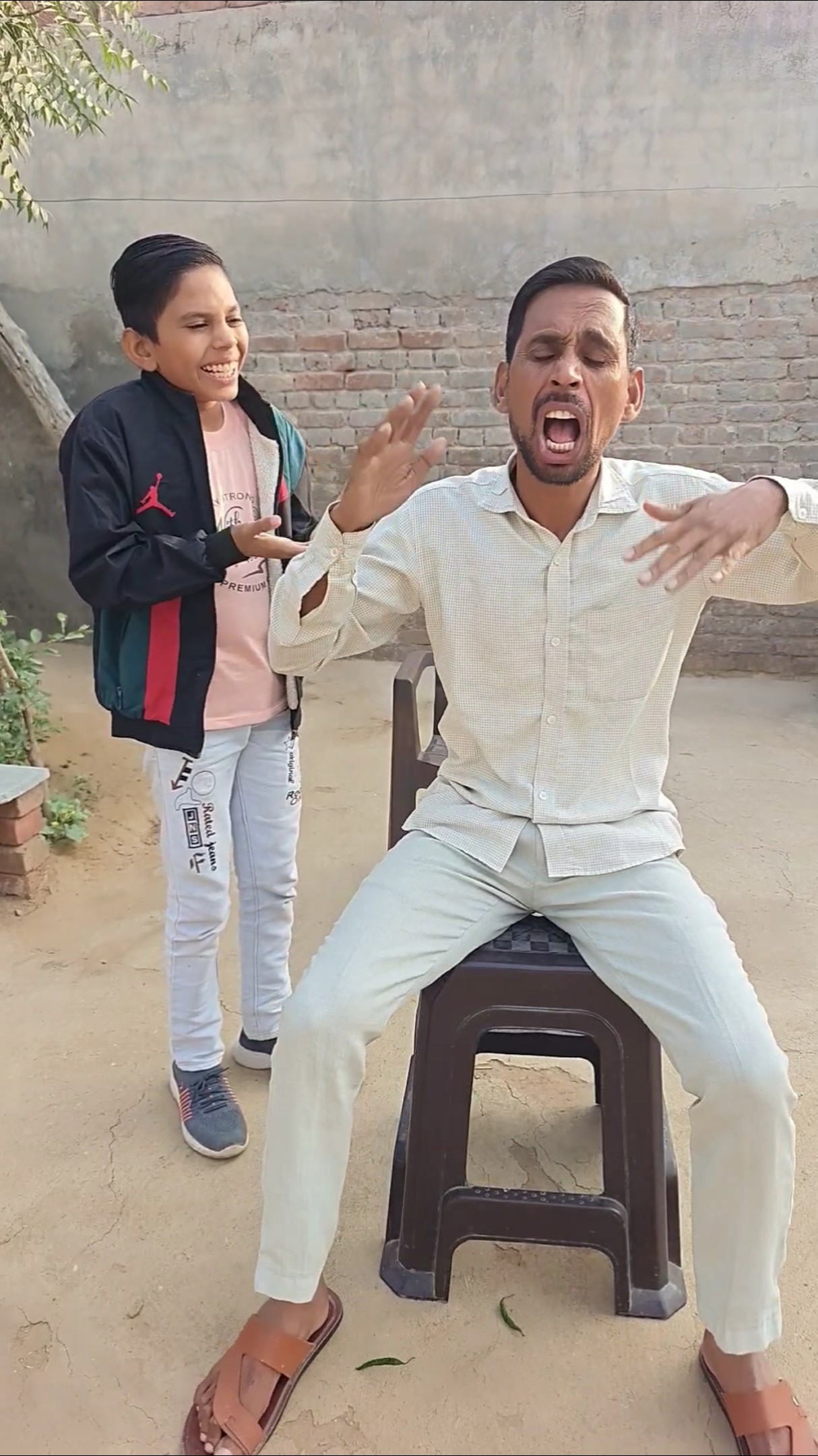 Aakhir mein kya khila Diya ? #shorts