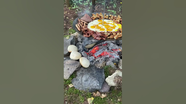 Breakfast is served, who’s in? - perfect breakfast setup in the wilderness - outdoor cooking 🔥