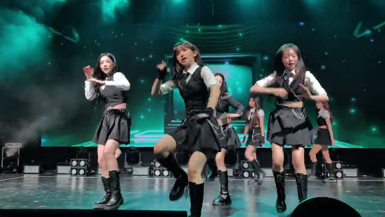 tripleS (트리플에스) - Bionic Power | Toronto 250903 | Alpha Percent Tour