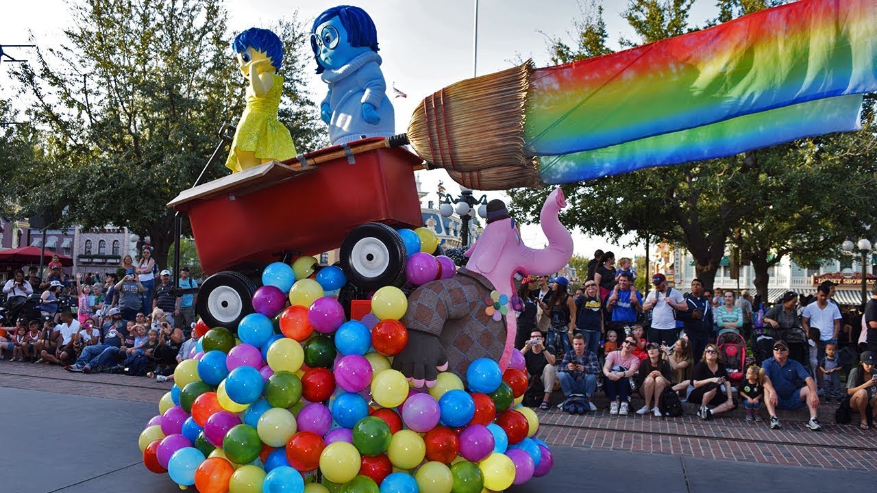 Pixar Play Parade 2018, Disneyland Park, Disneyland Resort