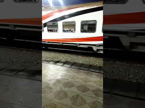 مرور قطار 1008 روسي تالتة ديناميكية اسوان بالجنرال الامريكي القطر بيهدي السرعة في كفر الدوار