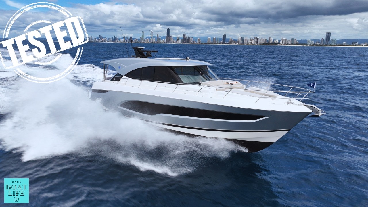 ⁣Riviera 5600 Sport Yacht Platinum | Docking, Offshore & Full Sea Trial