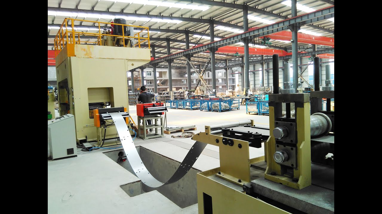 Auto bumper roll forming machine - YouTube