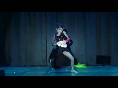 Piya tu ab to aaja dance cover by Bhavya. 😊 Do like, share and subscribe❤