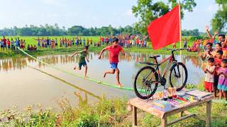 Can They Cross Without Falling? 😱 Ultimate Village Game! 🚴‍♂️🔥 screenshot 5