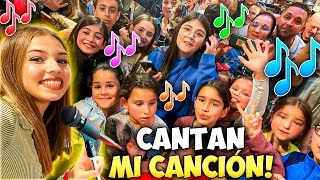 MILES DE PERSONAS CANTAN MI CANCIÓN / El mundo de Indy