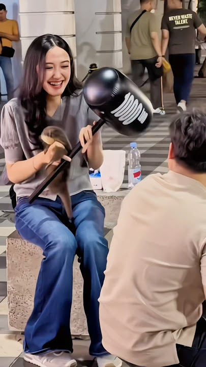 Very panicked beautifull lady #viralvideo #viralshort #trendingshorts