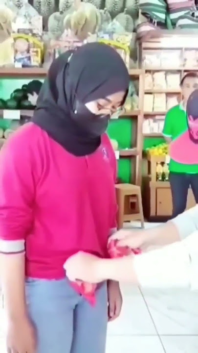 Magic cara melepaskan celana dlm dgn cepat #memesvideo #shortsfeed #lucu