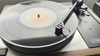 Download Lagu Queen - Queen - UK First Press - Full 1973 Vinyl LP - Linn LP12 / Linn Troika MP3