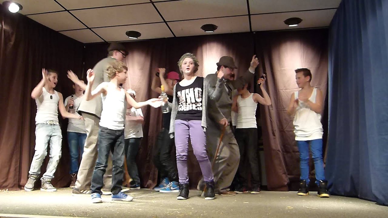 Ria Valk - Oma wil een ToyBoy - YouTube