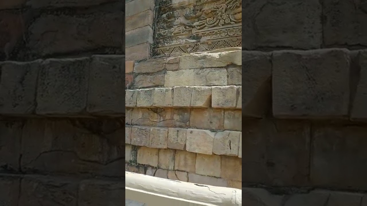 Beautiful stone carving in 2000 year old Dhamekh Stupa 